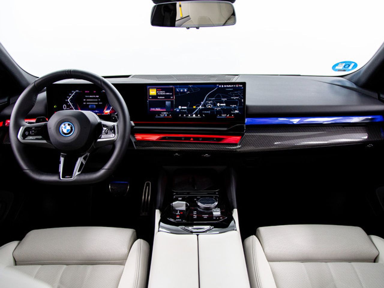 BMW Serie 5 550e xdrive 360 kw (490 cv)  2025 Híbrido (Gasolina) - Foto 8