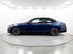 BMW Serie 5 550e xdrive 360 kw (490 cv)  2025 Híbrido (Gasolina) - Foto 5