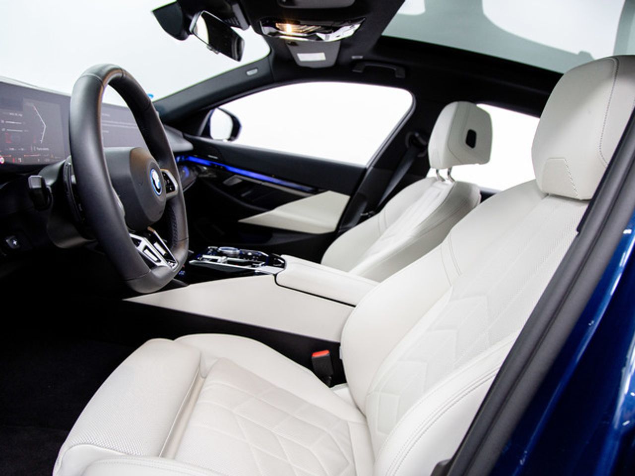 BMW Serie 5 550e xdrive 360 kw (490 cv)  2025 Híbrido (Gasolina) - Foto 15