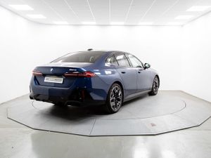 BMW Serie 5 550e xdrive 360 kw (490 cv)  2025 Híbrido (Gasolina) - Foto 7