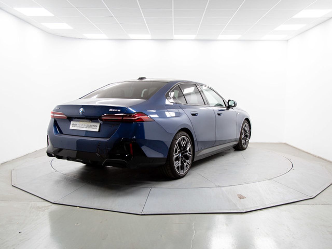 BMW Serie 5 550e xdrive 360 kw (490 cv)  2025 Híbrido (Gasolina) - Foto 5