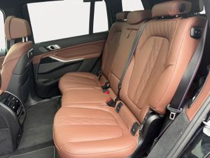 BMW X7 xdrive40d 259 kw (352 cv)  2025 Diésel - Foto 17