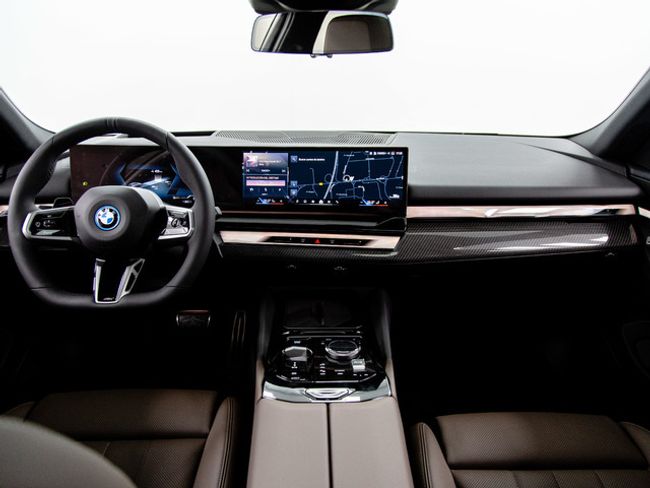 BMW i5 edrive40 touring 250 kw (340 cv)