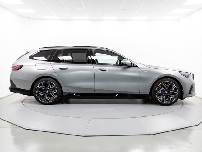 BMW i5 edrive40 touring 250 kw (340 cv)