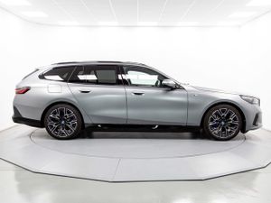 BMW i5 edrive40 touring 250 kw (340 cv)  2024 Eléctrico - Foto 23