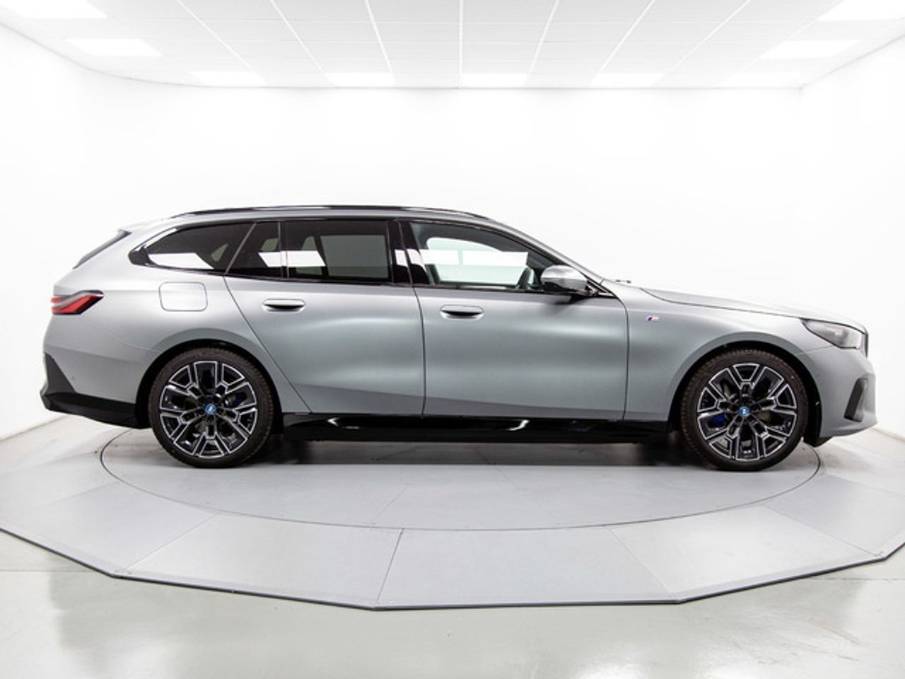 BMW i5 edrive40 touring 250 kw (340 cv)  2024 Eléctrico - Foto 13