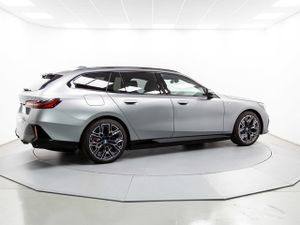 BMW i5 edrive40 touring 250 kw (340 cv)  2024 Eléctrico - Foto 21