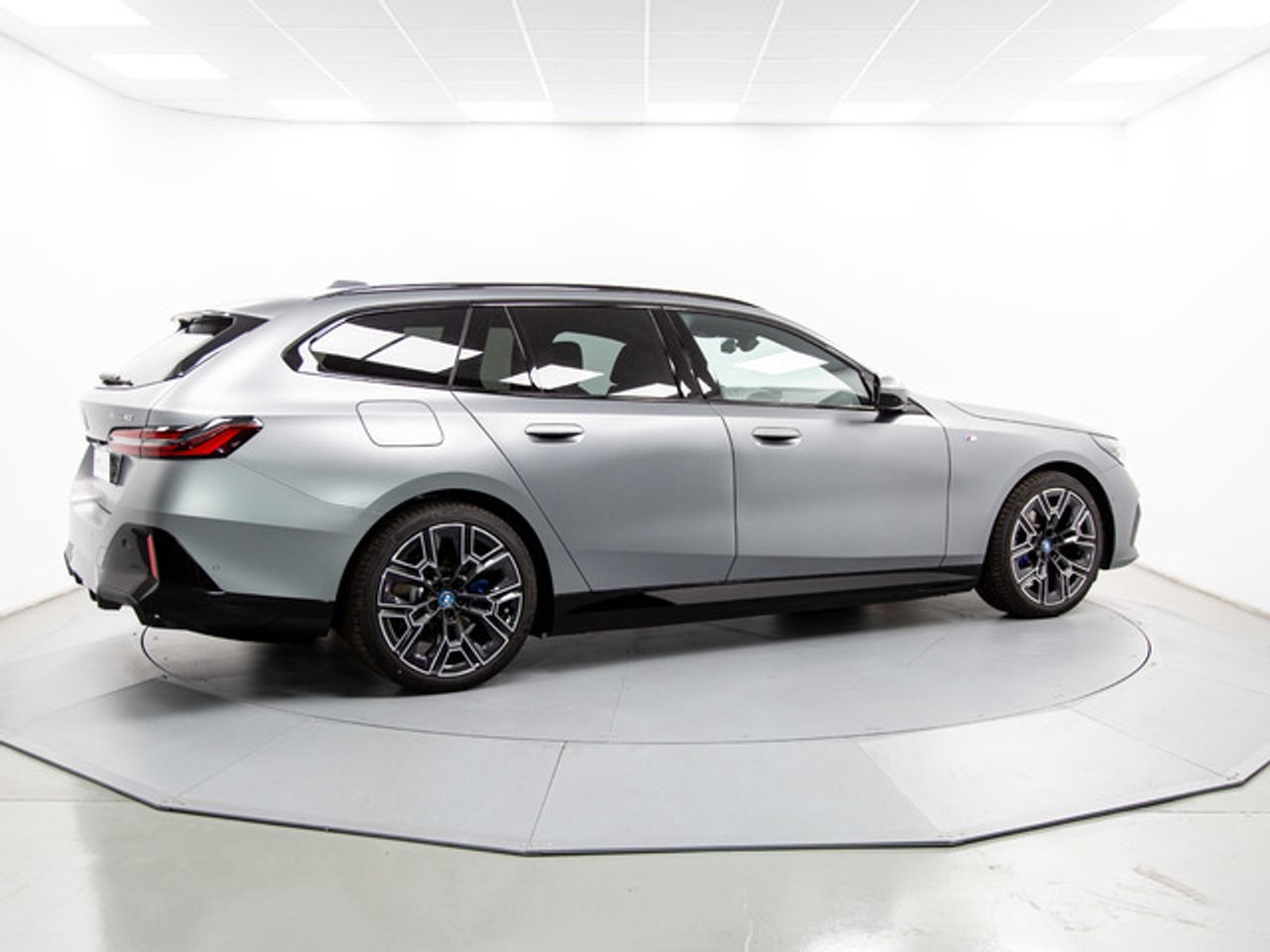 BMW i5 edrive40 touring 250 kw (340 cv)  2024 Eléctrico - Foto 12