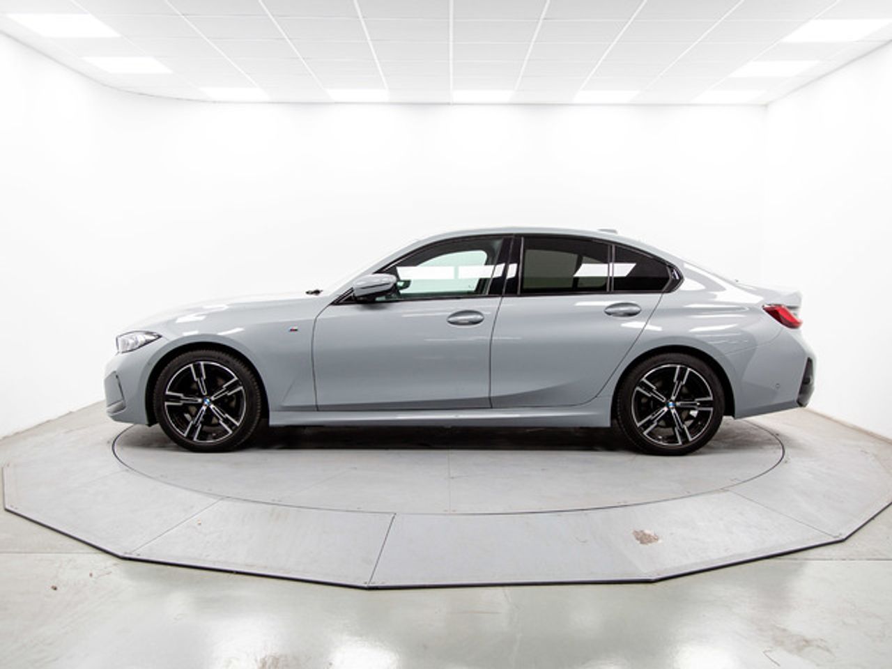 BMW Serie 3 320d 140 kw (190 cv)  2025 Diésel - Foto 4