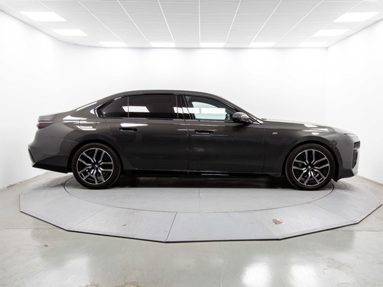 BMW Serie 7 740d xdrive 220 kw (299 cv)  2025 Diésel - Foto 13