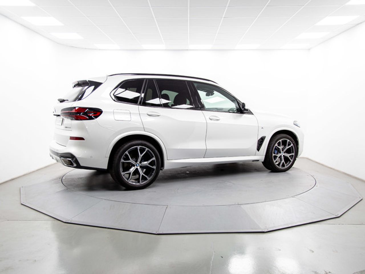 BMW X5 xdrive40d xline 259 kw (352 cv)  2024 Diésel - Foto 12