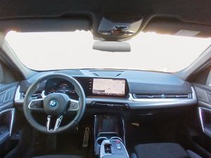 BMW iX2 edrive20 150 kw (204 cv)  2025 Eléctrico - Foto 13