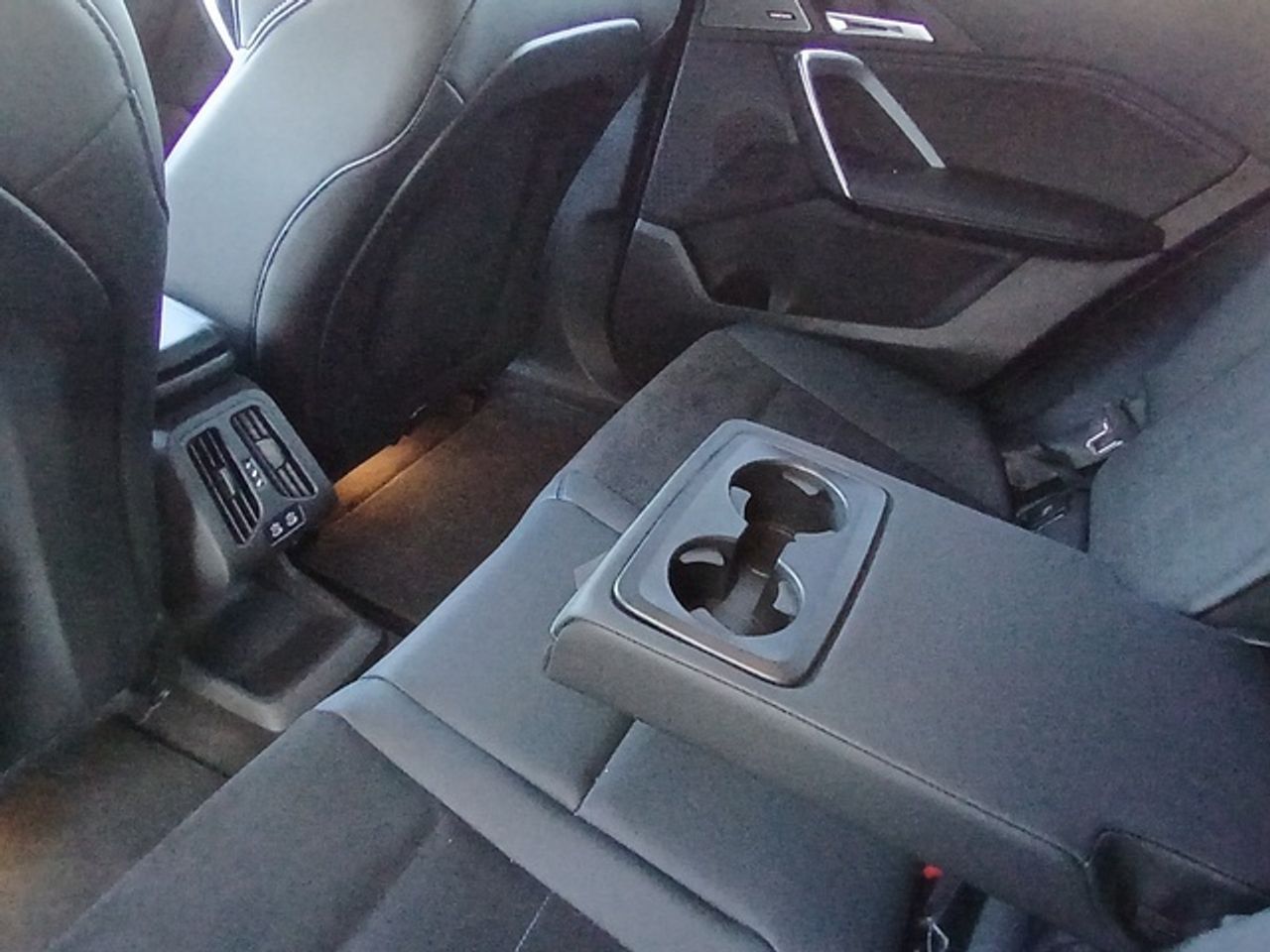 BMW iX2 edrive20 150 kw (204 cv)  2025 Eléctrico - Foto 12
