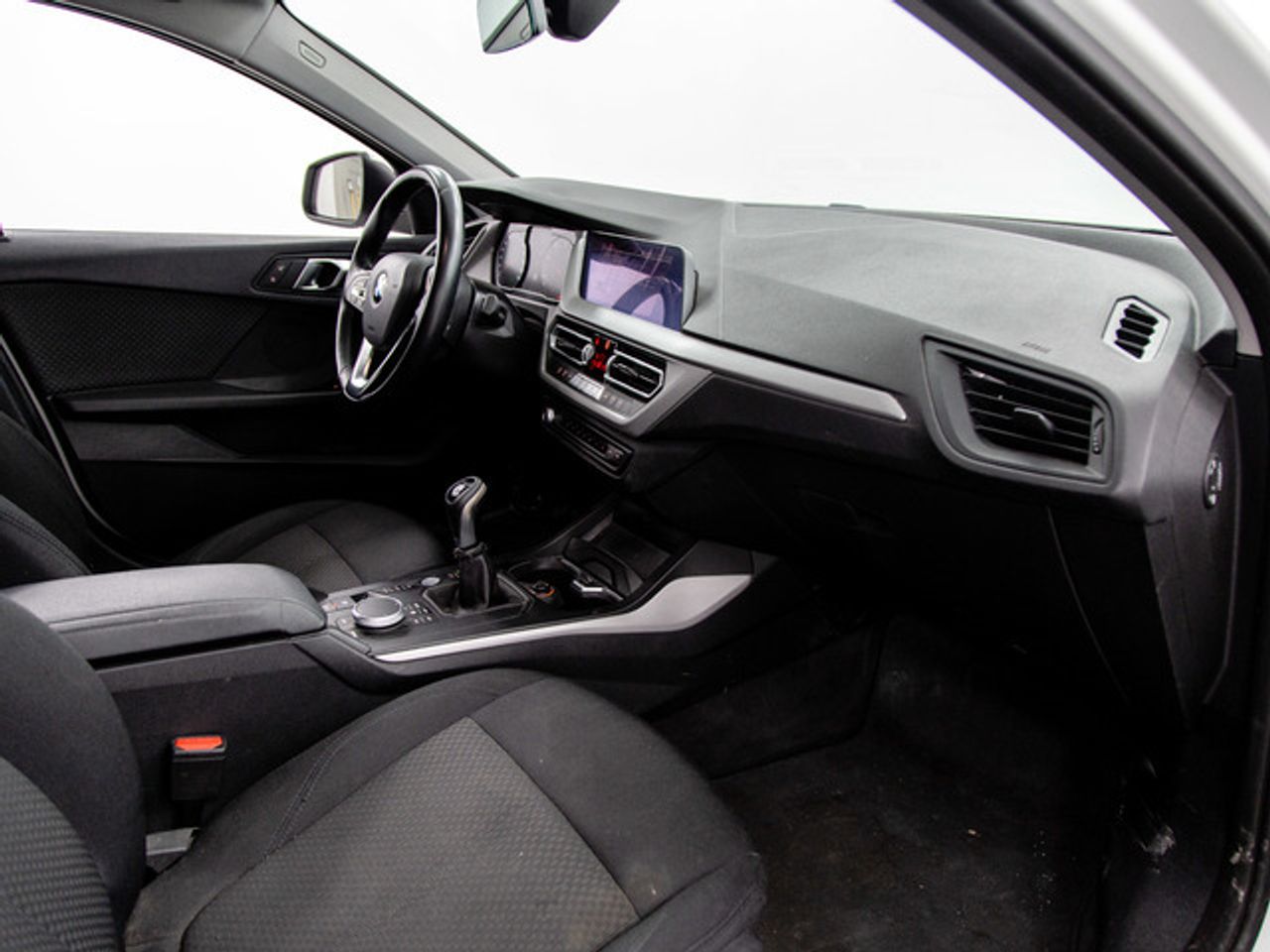 BMW Serie 1 116d business 85 kw (116 cv)  2021 Diésel - Foto 9