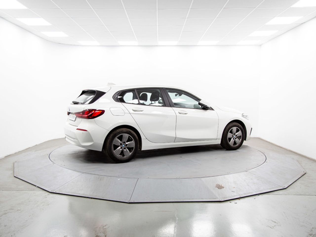 BMW Serie 1 116d business 85 kw (116 cv)  2021 Diésel - Foto 12