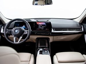 BMW iX1 edrive20 150 kw (204 cv)  2025 Eléctrico - Foto 13