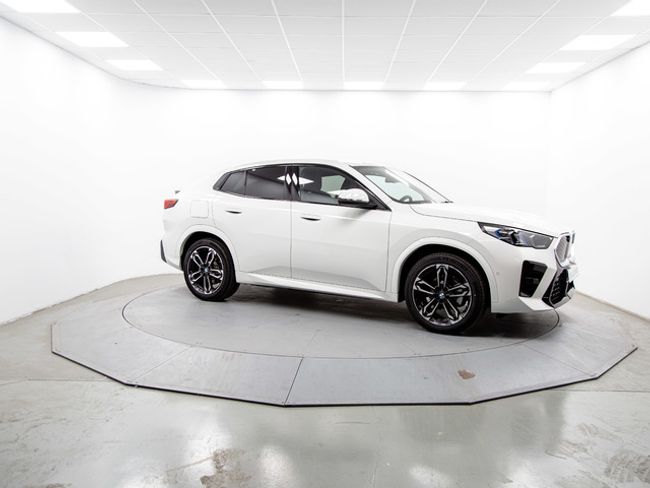 BMW iX2 edrive20 150 kw (204 cv)