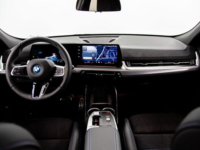 BMW iX2 edrive20 150 kw (204 cv)