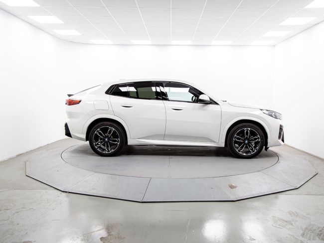 BMW iX2 edrive20 150 kw (204 cv)