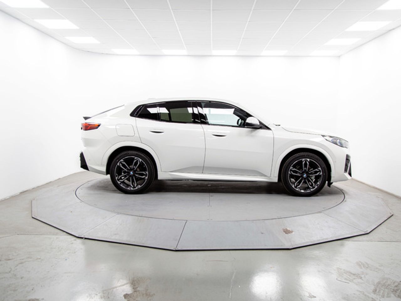 BMW iX2 edrive20 150 kw (204 cv)  2026 Eléctrico - Foto 13