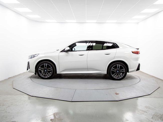 BMW iX2 edrive20 150 kw (204 cv)