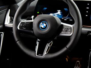 BMW iX2 edrive20 150 kw (204 cv)  2026 Eléctrico - Foto 29