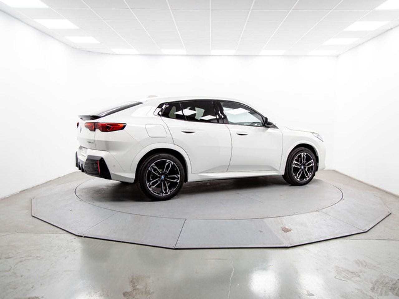 BMW iX2 edrive20 150 kw (204 cv)  2026 Eléctrico - Foto 12