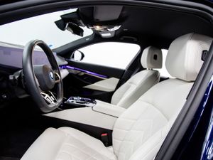 BMW i5 edrive40 250 kw (340 cv)  2024 Eléctrico - Foto 27