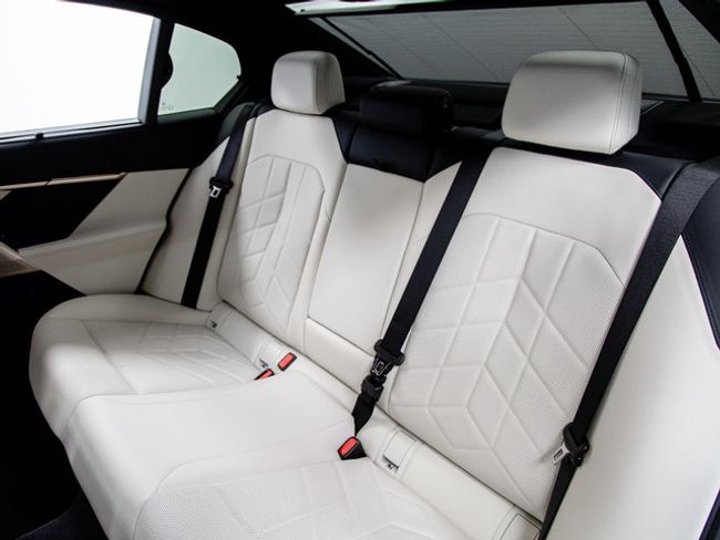 BMW i5 edrive40 250 kw (340 cv)