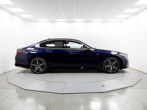 BMW i5 edrive40 250 kw (340 cv)  2024 Eléctrico - Foto 23