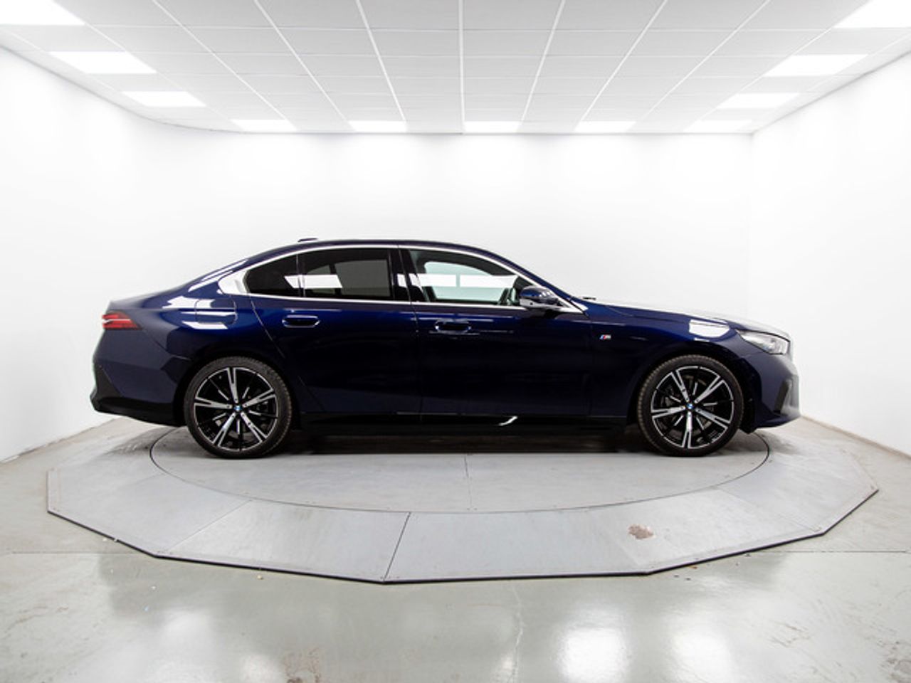 BMW i5 edrive40 250 kw (340 cv)  2024 Eléctrico - Foto 13