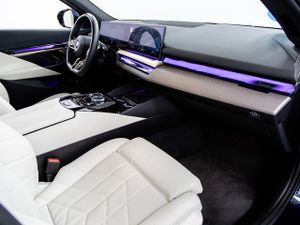 BMW i5 edrive40 250 kw (340 cv)  2024 Eléctrico - Foto 15
