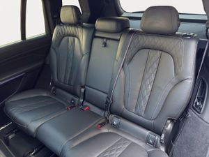 BMW X7 xdrive40d 259 kw (352 cv)  2023 Diésel - Foto 17