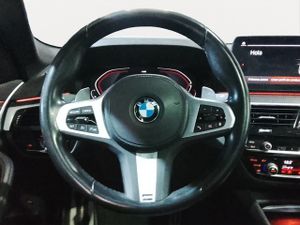 BMW Serie 5 520d 140 kw (190 cv)  2022 Diésel - Foto 23