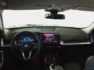BMW iX1 xdrive30 230 kw (313 cv)  2025 Eléctrico - Foto 13