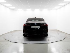 BMW i5 xdrive40 290 kw (394 cv)  2025 Eléctrico - Foto 9