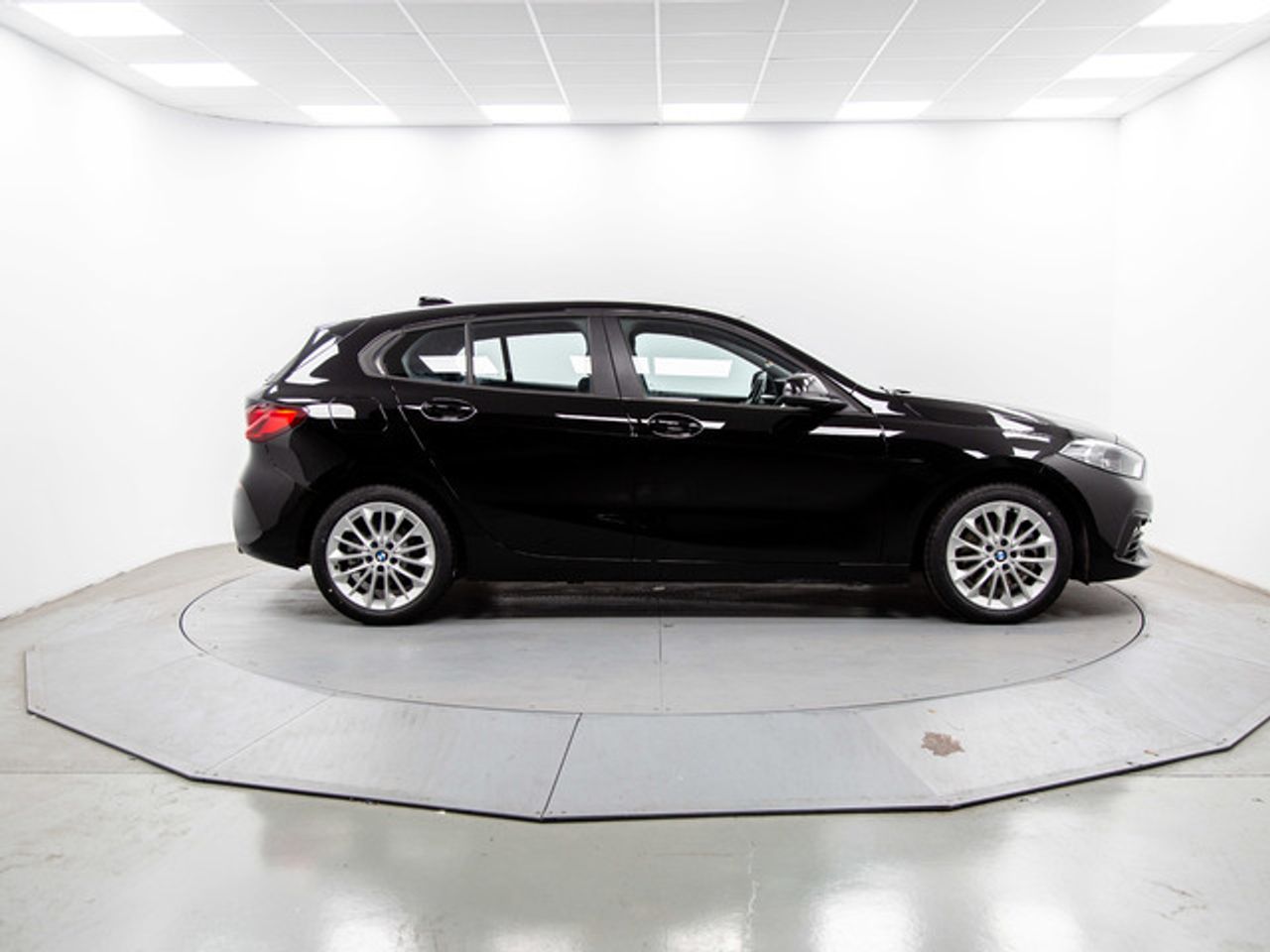 BMW Serie 1 118d business 110 kw (150 cv)  2022 Diésel - Foto 13