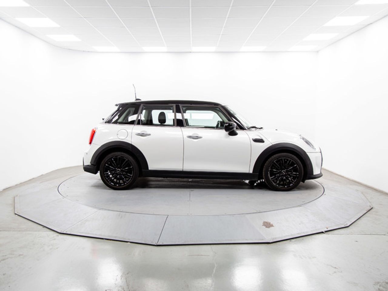 MINI Cooper 100 kw (136 cv)  2023 Gasolina - Foto 13