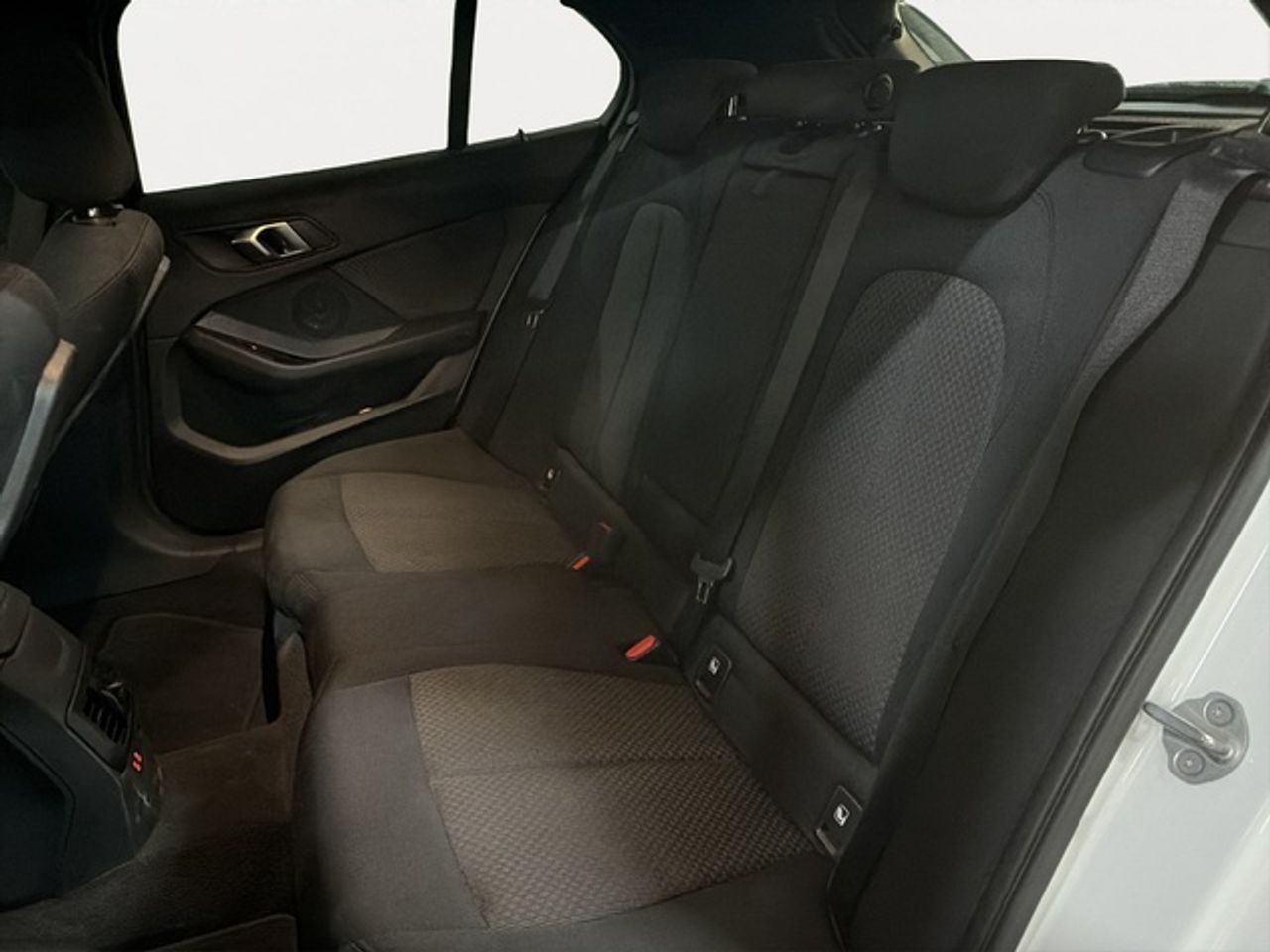 BMW Serie 1 118d business 110 kw (150 cv)  2022 Diésel - Foto 10