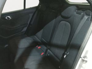 BMW Serie 1 116d 85 kw (116 cv)  2023 Diésel - Foto 17