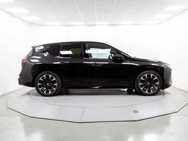 BMW iX xdrive45 300 kw (408 cv)