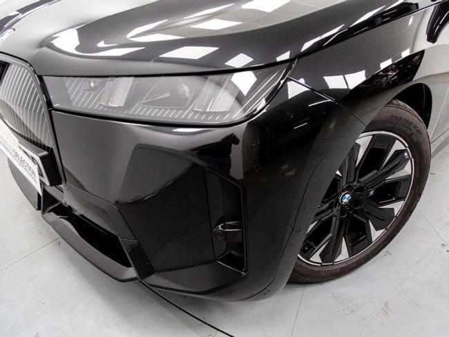 BMW iX xdrive45 300 kw (408 cv)
