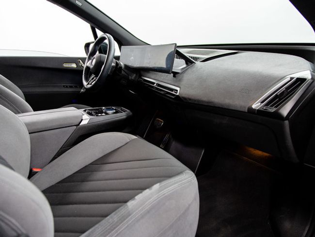 BMW iX xdrive45 300 kw (408 cv)