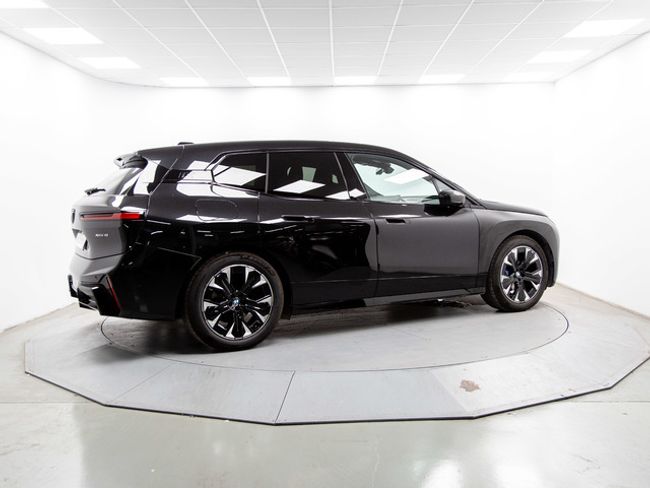 BMW iX xdrive45 300 kw (408 cv)