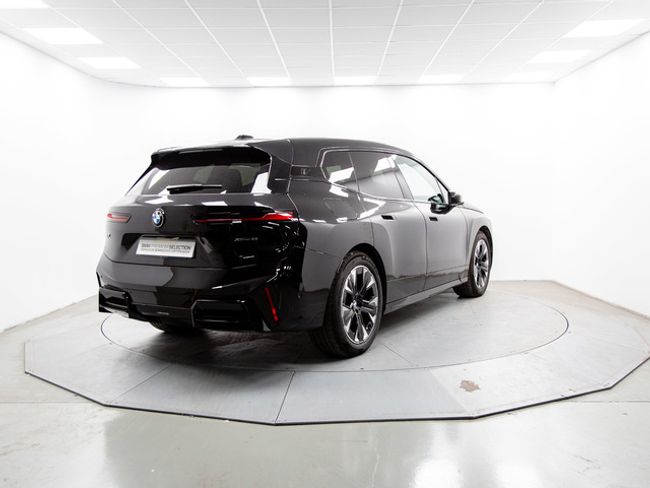 BMW iX xdrive45 300 kw (408 cv)