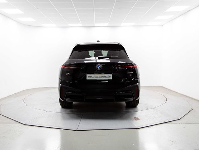 BMW iX xdrive45 300 kw (408 cv)