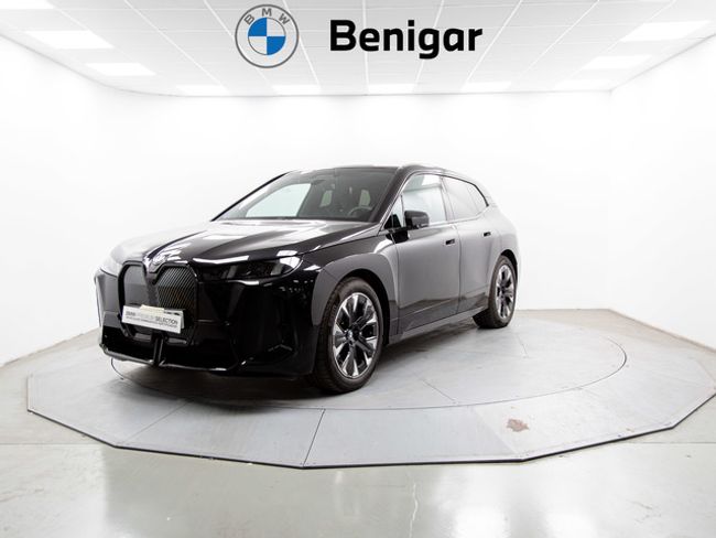 BMW iX xdrive45 300 kw (408 cv)