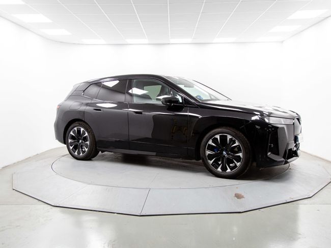 BMW iX xdrive45 300 kw (408 cv)