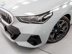 BMW i5 edrive40 touring 250 kw (340 cv)  2025 Eléctrico - Foto 11