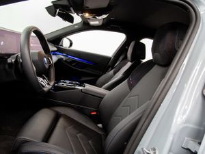 BMW i5 edrive40 touring 250 kw (340 cv)  2025 Eléctrico - Foto 27